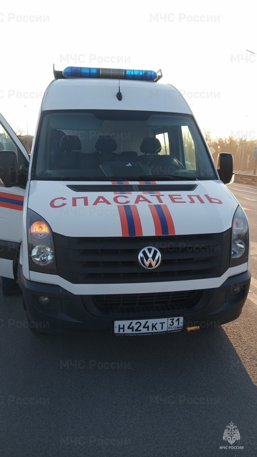 Спасатели МЧС России приняли участие в ликвидации ДТП в поселке Северный Белгородского района